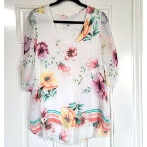 Belle France Silk Blend V-Neck Floral Top Size S White Blouse 1/2 Sleeves Chic